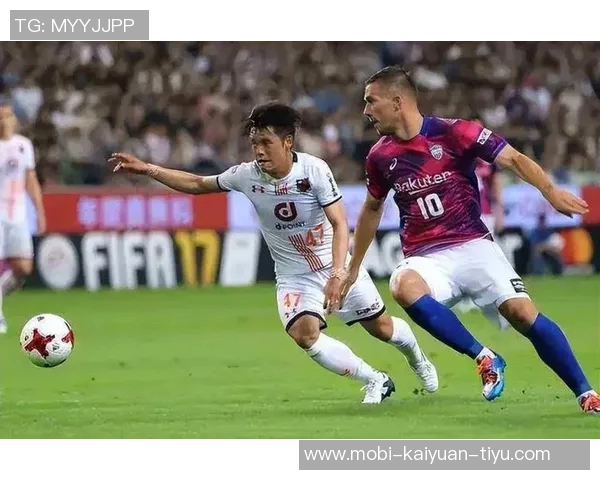 广岛外援半场结束后挑衅高天意引发双方冲突场面火爆 广岛外援半场结束后挑衅高天意引发双方冲突场面火爆