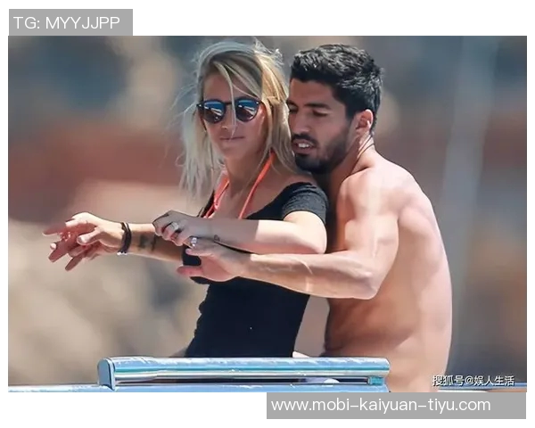 苏亚雷斯社交媒体分享全家福庆祝妻子生日表达骄傲与爱意