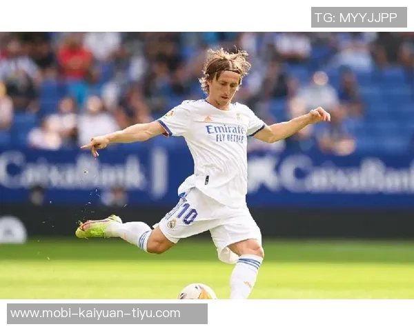 帕努奇盛赞莫德里奇球商超凡在意甲如同轻松踢球般自在 帕努奇盛赞莫德里奇球商超凡在意甲如同轻松踢球般自在