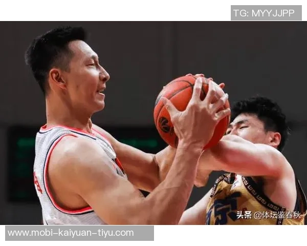 哈特称赞马刺队具备强大投射能力和快速攻防转换的挑战性 哈特称赞马刺队具备强大投射能力和快速攻防转换的挑战性